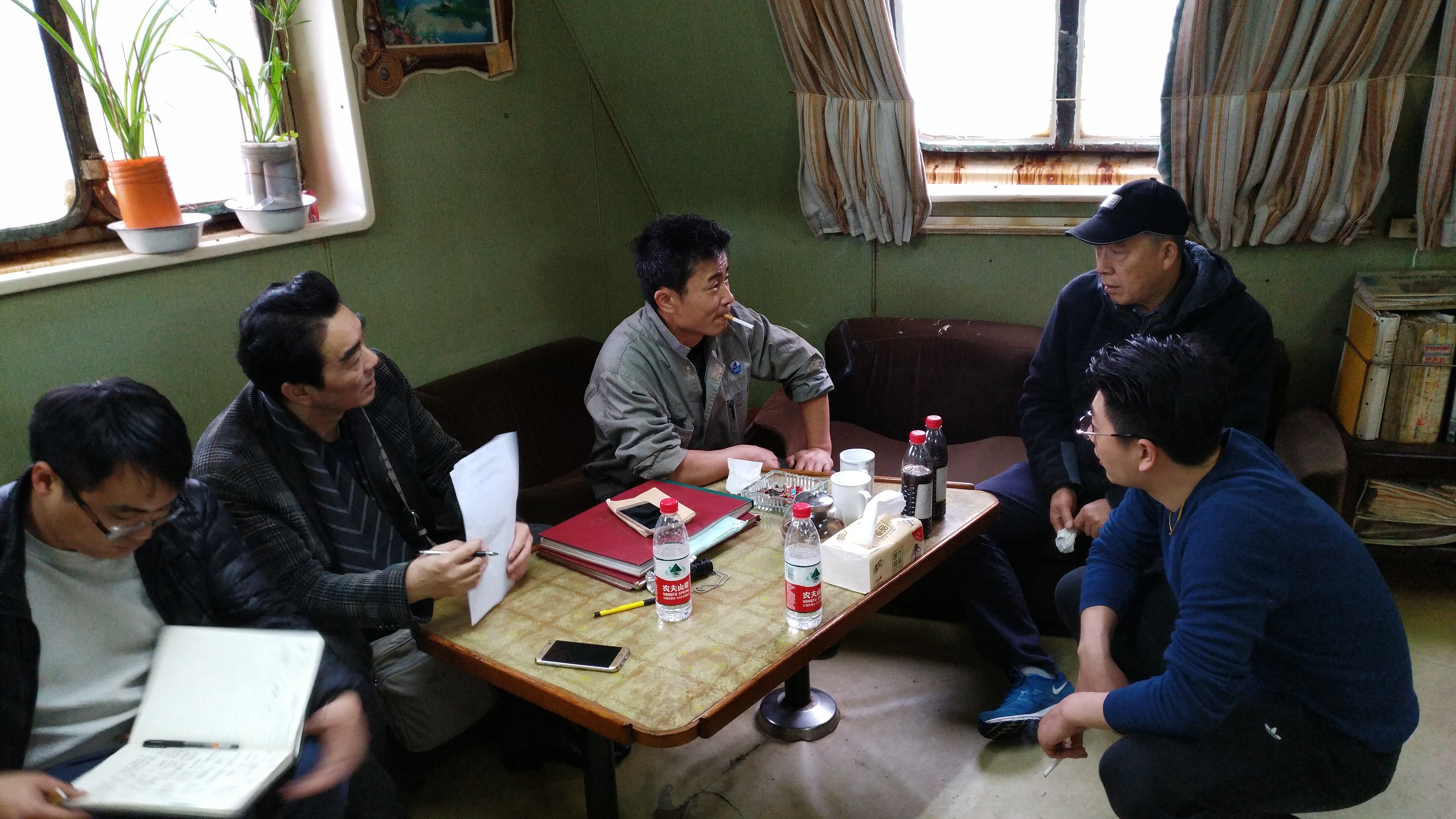 黎光石化公司一行对上海水产集团远洋渔船进行技术服务